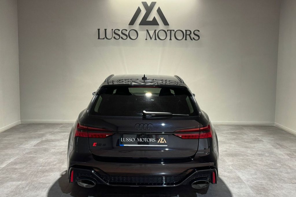 AUDI A6 RS 6 Avant TFSI quattro 5p