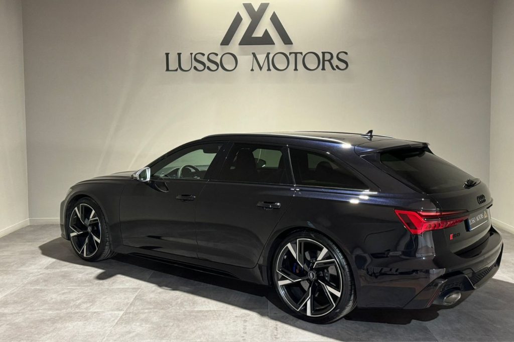 AUDI A6 RS 6 Avant TFSI quattro 5p