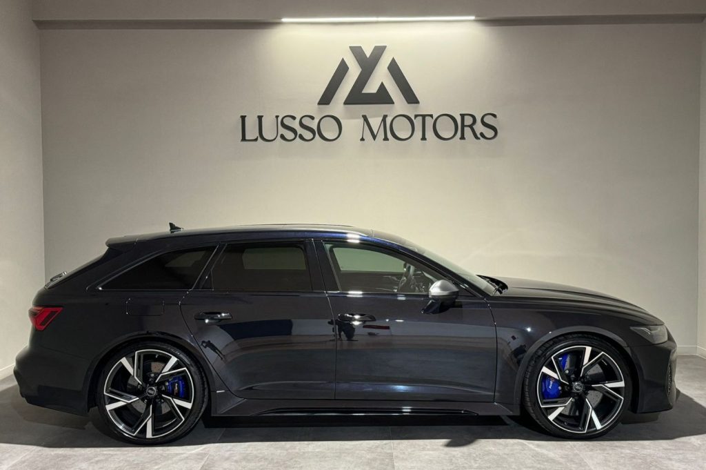 AUDI A6 RS 6 Avant TFSI quattro 5p