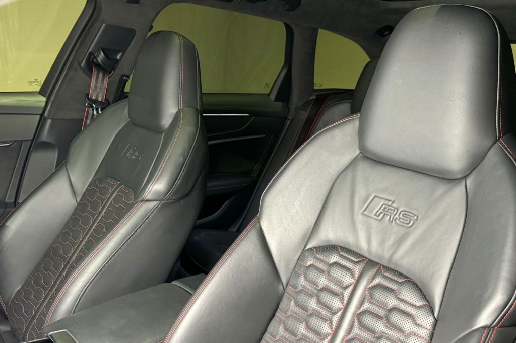 AUDI A6 RS 6 Avant TFSI quattro 5p