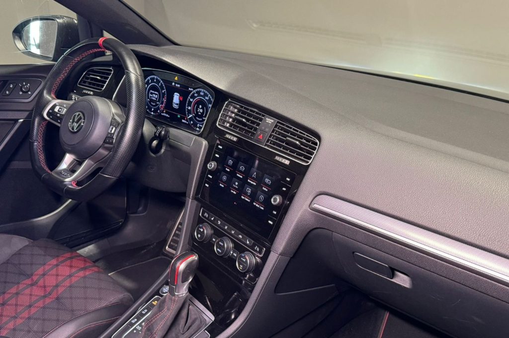 VOLKSWAGEN Golf GTI TCR 2.0 TSI 213kW290CV DSG