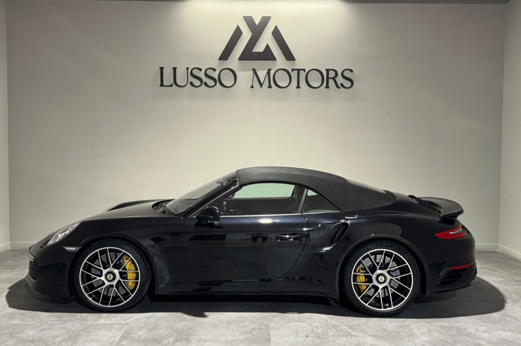 PORSCHE 911 Turbo S Cabriolet 2p