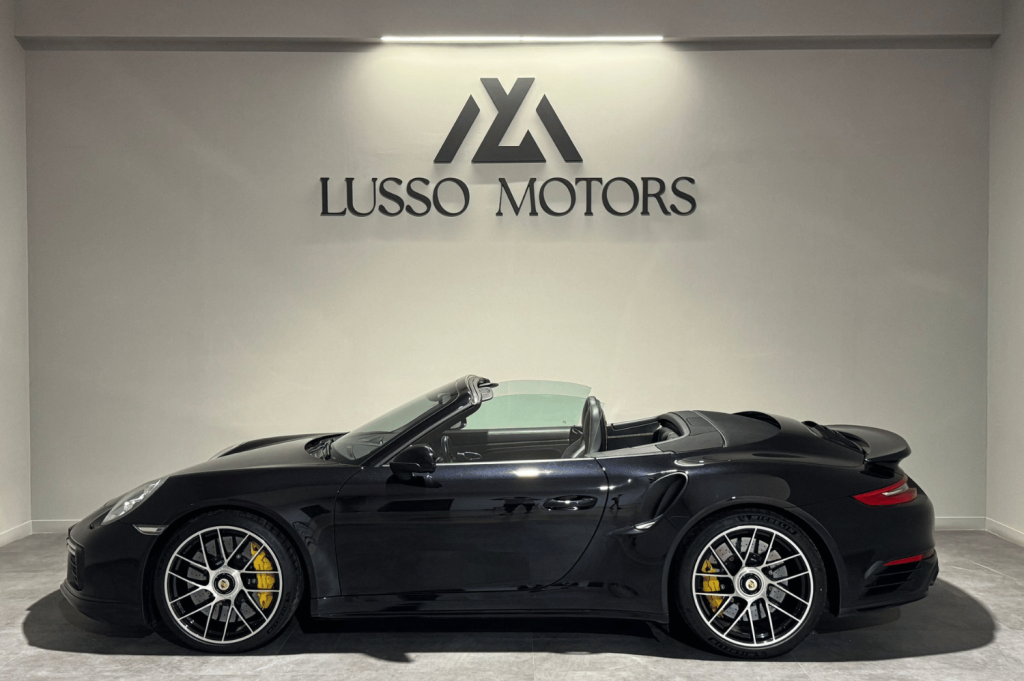PORSCHE 911 Turbo S Cabriolet 2p