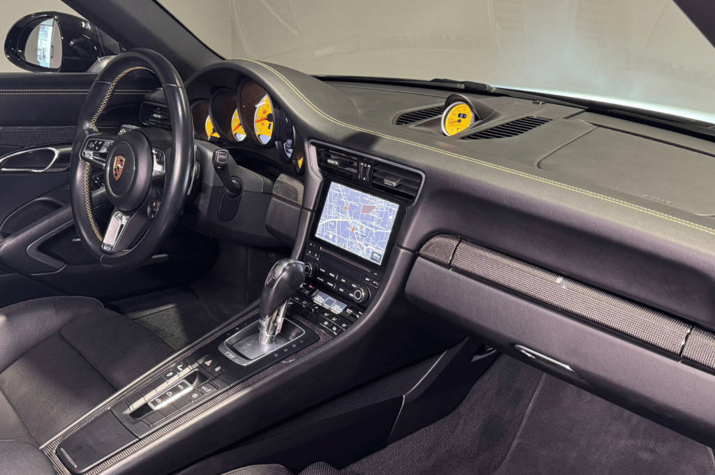 PORSCHE 911 Turbo S Cabriolet 2p