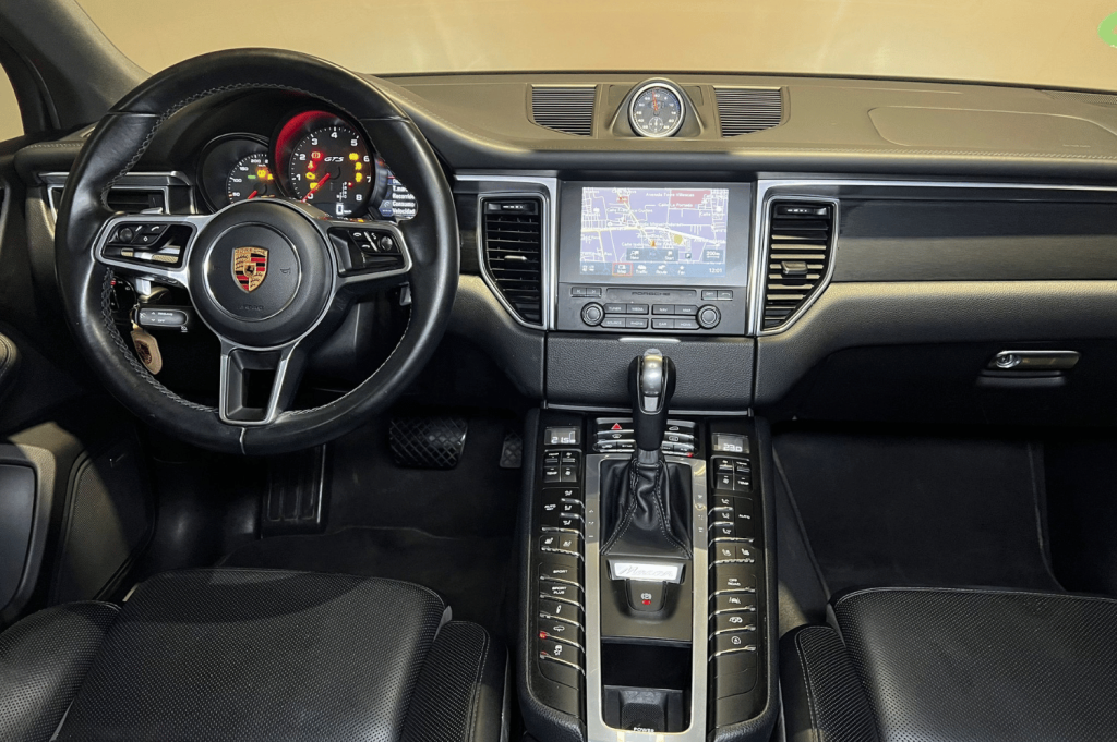 PORSCHE Macan GTS 5p