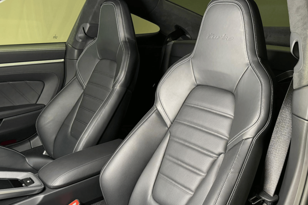 PORSCHE 911 Turbo 2p