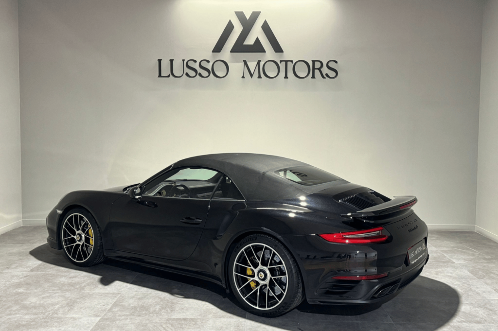 PORSCHE 911 Turbo S Cabriolet 2p