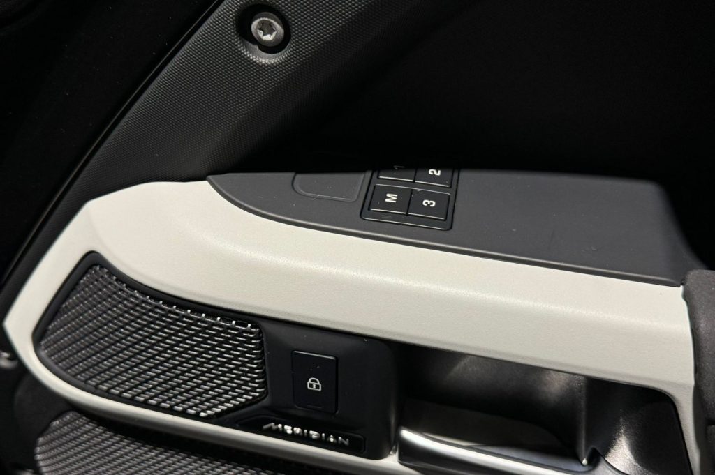 LAND-ROVER Defender 3.0D I6 250 S 90 Auto 4WD MHEV