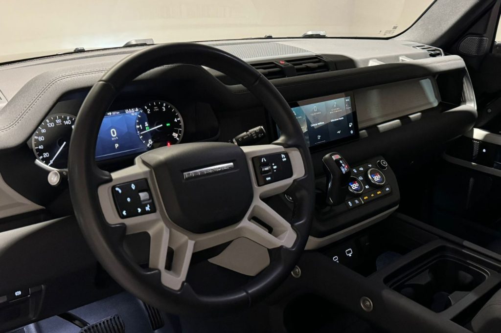 LAND-ROVER Defender 3.0D I6 250 S 90 Auto 4WD MHEV