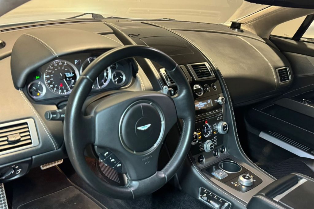ASTON MARTIN Rapide Touchtronic 2