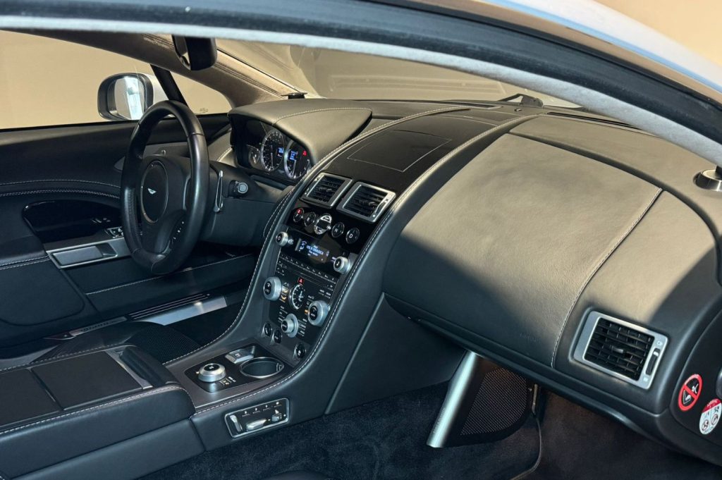 ASTON MARTIN Rapide Touchtronic 2