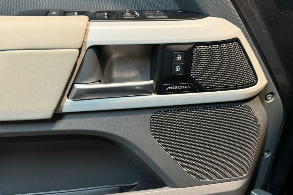 LAND-ROVER Defender 3.0D I6 250 XDyn HSE 110 Auto 4WD MHEV