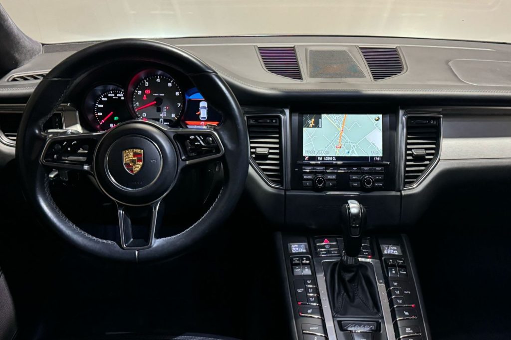 PORSCHE Macan S