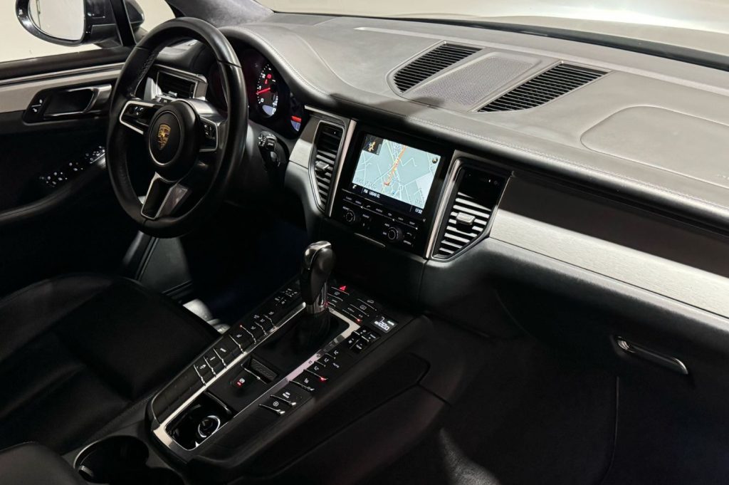 PORSCHE Macan S