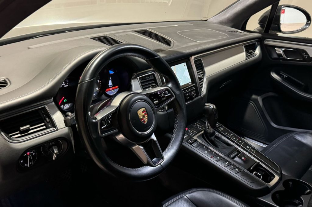 PORSCHE Macan S