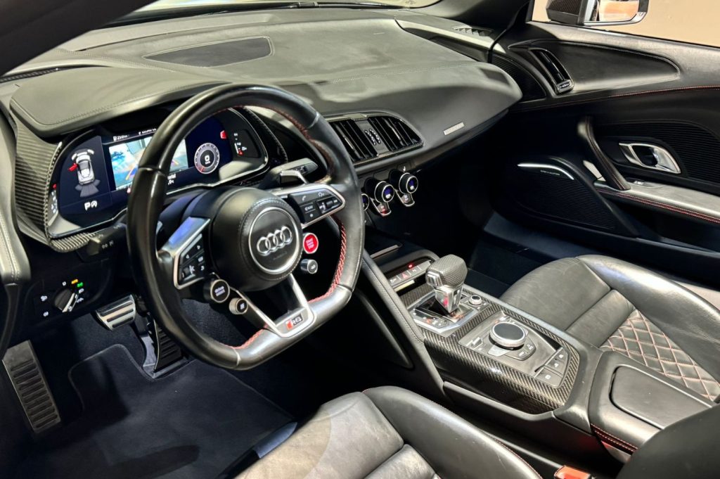 AUDI R8 Spyder 5.2 FSI Plus Quattro S Tron