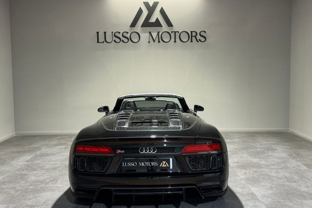 AUDI R8 Spyder 5.2 FSI Plus Quattro S Tron