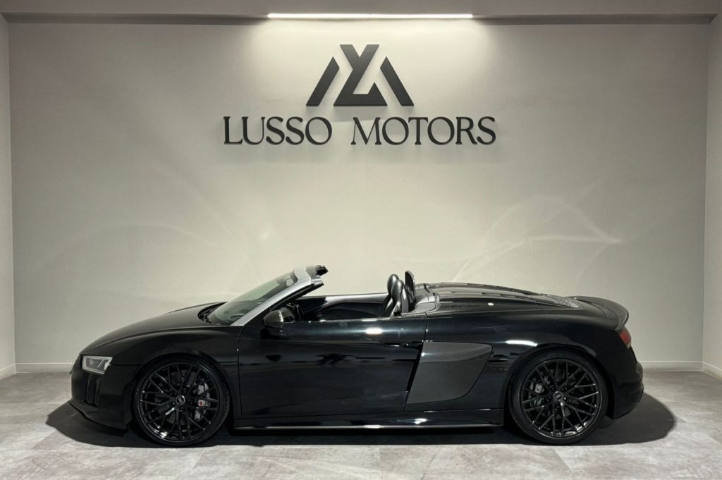 AUDI R8 Spyder 5.2 FSI Plus Quattro S Tron