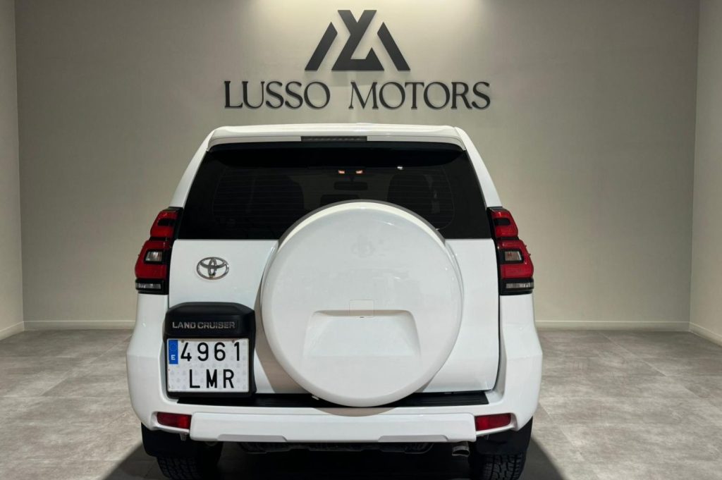 TOYOTA Land Cruiser 2.8 D4D GX