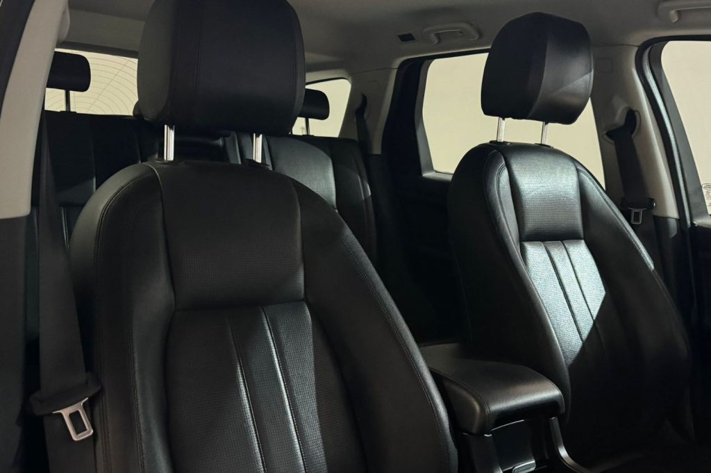 LAND-ROVER Discovery Sport 2.0L TD4 4x4 HSE