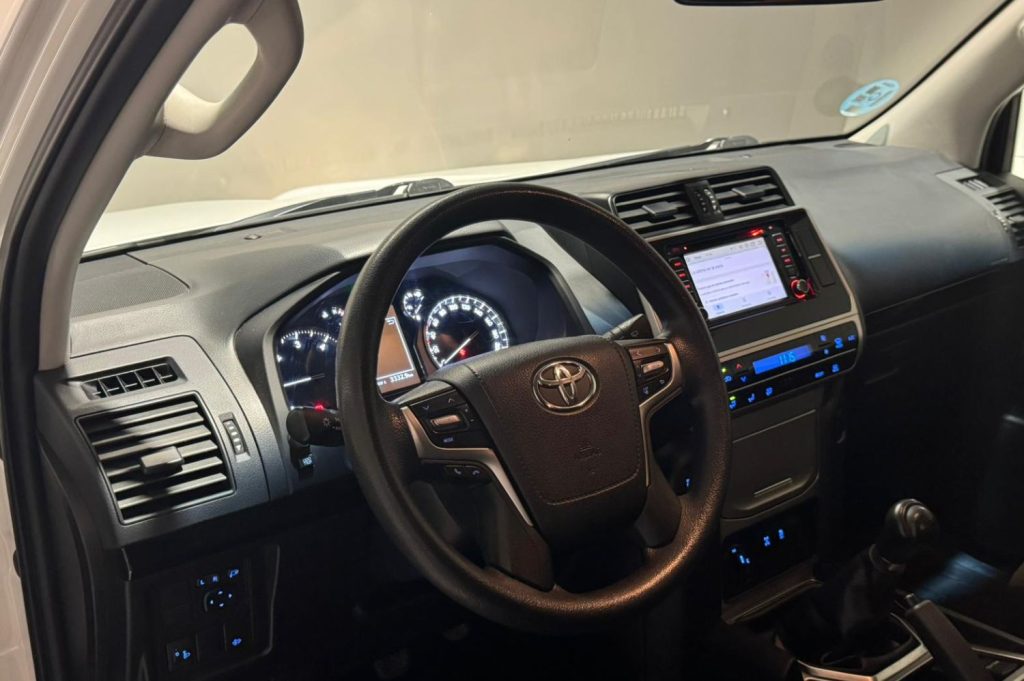 TOYOTA Land Cruiser 2.8 D4D GX