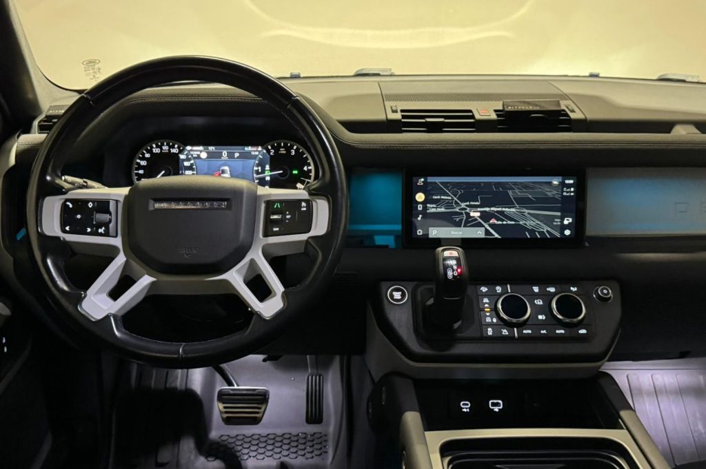 LAND-ROVER Defender 3.0 D200 110 Auto 4WD MHEV